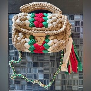 Handwoven Macrame Beige Crossbody Bag with Red & Green Accents. CUTE! 🥰